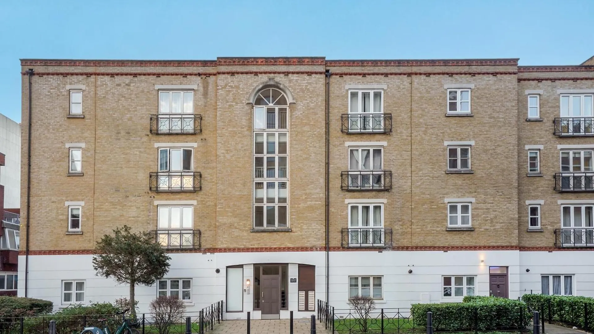 1 Bed Apartment City Of London Whitechapel United Kingdom